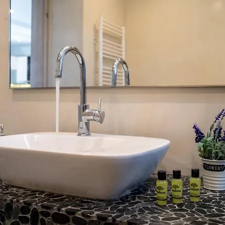 In The Heart Of & Free Pool - Nychteri Apartamento