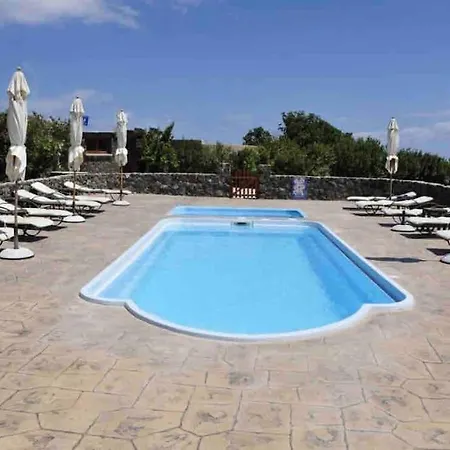 In The Heart Of & Free Pool - Nychteri Fira (Santorini)