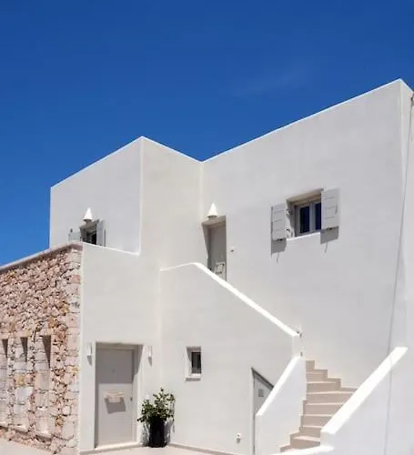 In The Heart Of & Free Pool - Nychteri * Fira (Santorini)