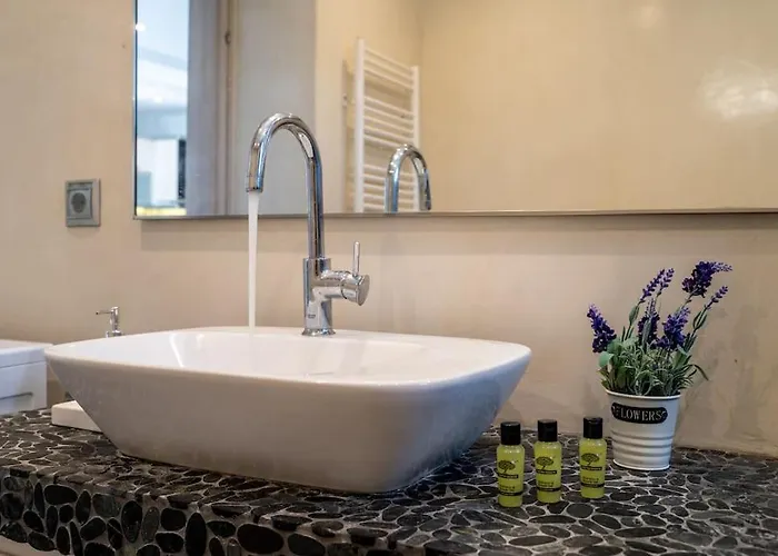 In The Heart Of & Free Pool - Nychteri Apartament