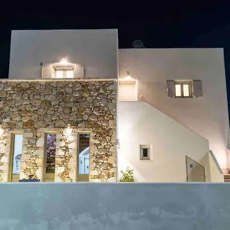 In The Heart Of & Free Pool - Nychteri Apartmán