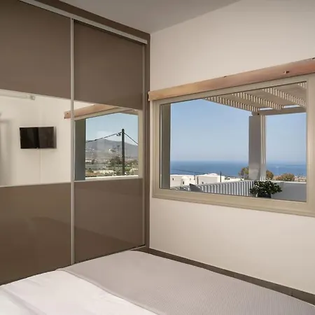 In The Heart Of & Free Pool - Nychteri * Fira (Santorini)