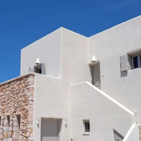 In The Heart Of & Free Pool - Nychteri 산토리니