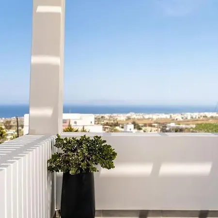 In The Heart Of & Free Pool - Nychteri Apartment