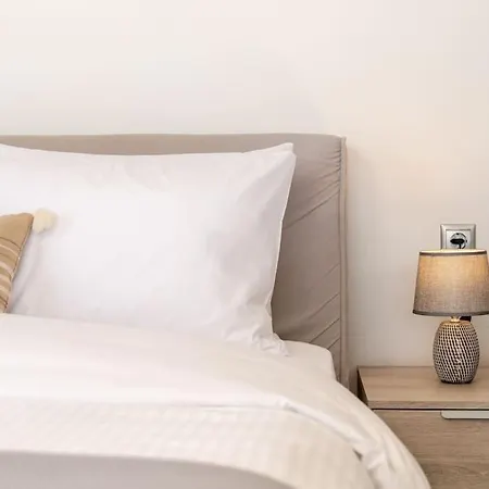 In The Heart Of & Free Pool - Nychteri 아파트 *