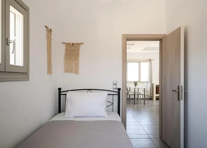 In The Heart Of & Free Pool - Nychteri Apartman Fíra