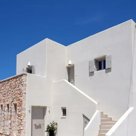 In The Heart Of & Free Pool - Nychteri * Fira (Santorini)