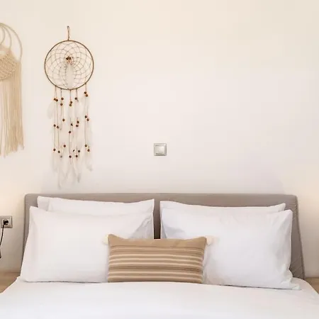 In The Heart Of & Free Pool - Nychteri Lägenhet