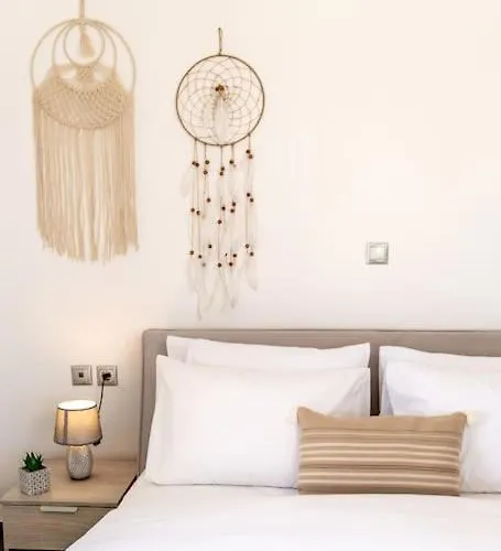 In The Heart Of & Free Pool - Nychteri Daire Fira (Santorini)