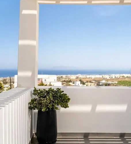 In The Heart Of & Free Pool - Nychteri Daire